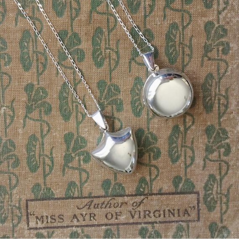 Vintage Puffy Locket Necklace / Sterling Silver - Picture 9 of 9